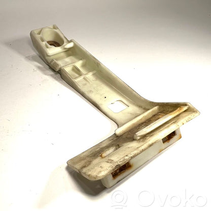 Akseleratora pedāļa turētājs