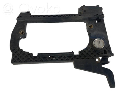 Holder/bracket for external opening handle at the front