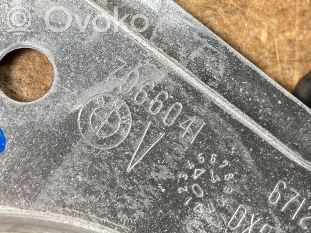 Priekšējo durvju apdare