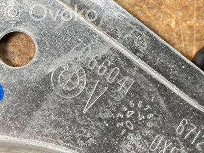 Priekšējo durvju apdare