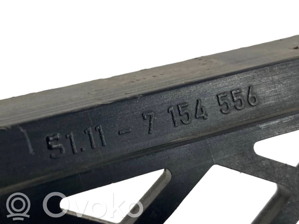Lower grille (three-piece)