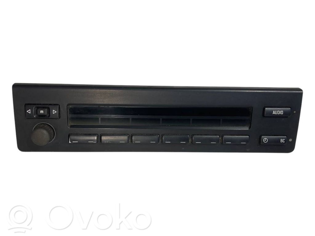 Radio / CD/DVD atskaņotājs / navigācija