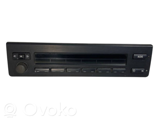 Radio / CD/DVD atskaņotājs / navigācija