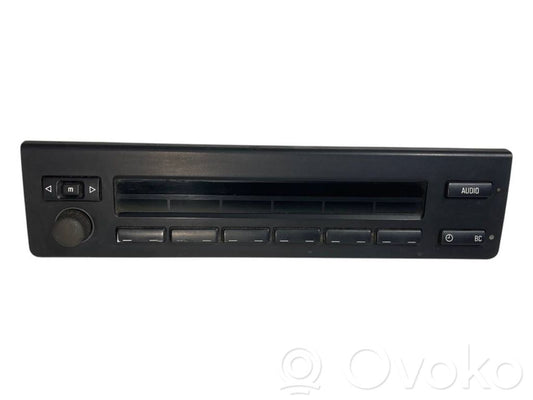 Radio / CD/DVD atskaņotājs / navigācija