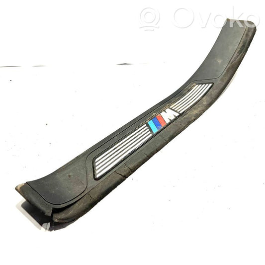 Aizmugurējā sliekšņa dekoratīvā apdare (iekšējā)