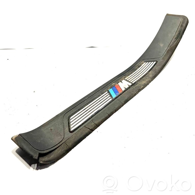 Aizmugurējā sliekšņa dekoratīvā apdare (iekšējā)