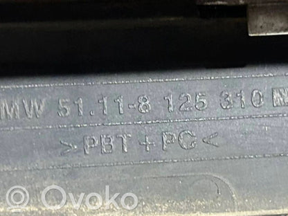 Priekšpusē dekoratīva bampera uzlikas