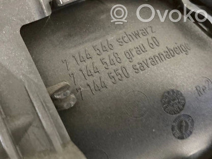 Apšuvums aizmugurējām durvīm