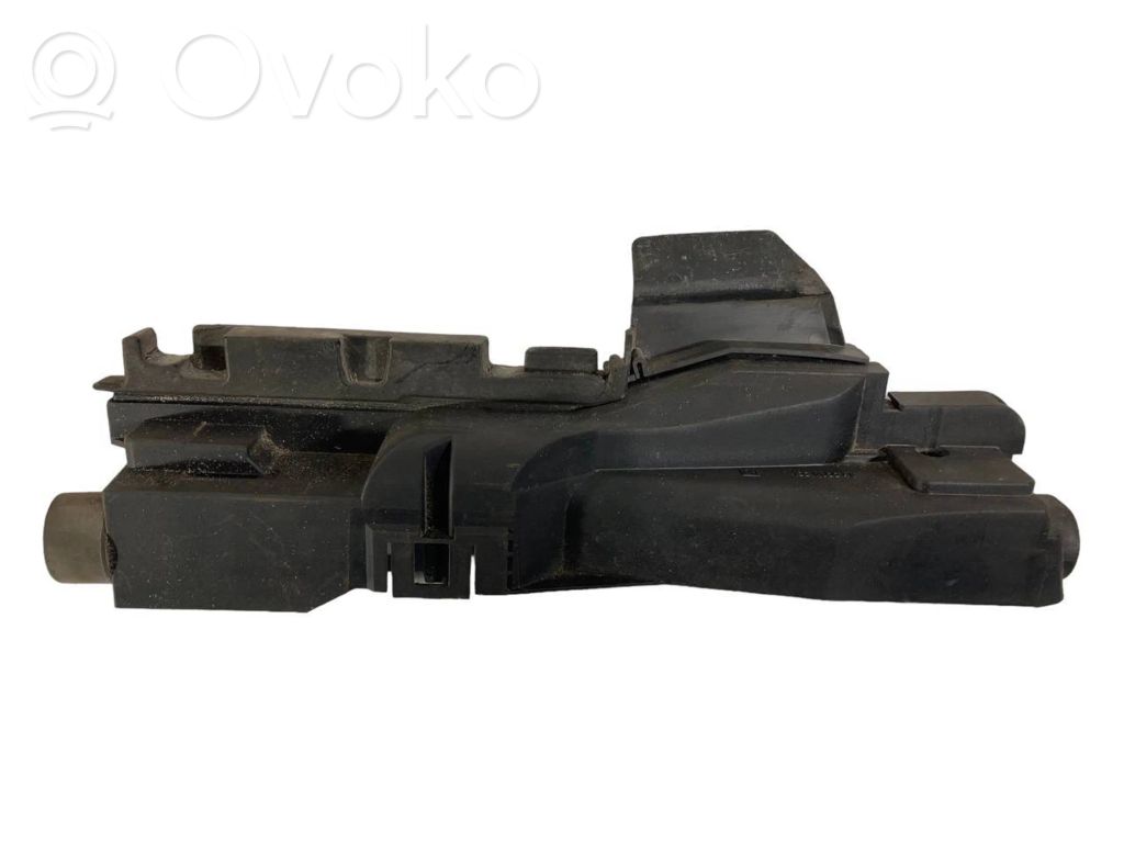 Radiatora (-u) turētājs / kronšteins