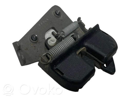 Seat backrest lock