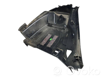 Bagāžnieka sānu apakšējās apdares panelis