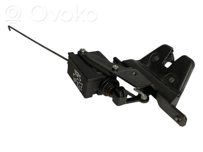 Aizmugurējā pārsega slēdzene