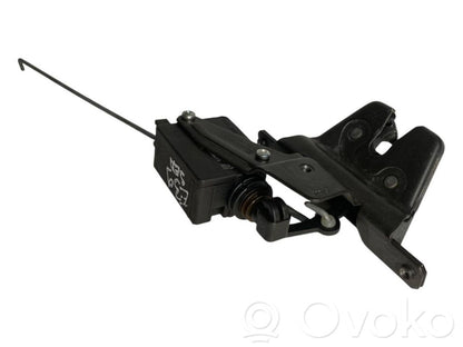 Aizmugurējā pārsega slēdzene