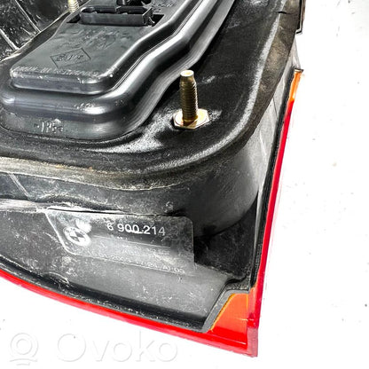 Aizmugurējais lukturis virsbūvē