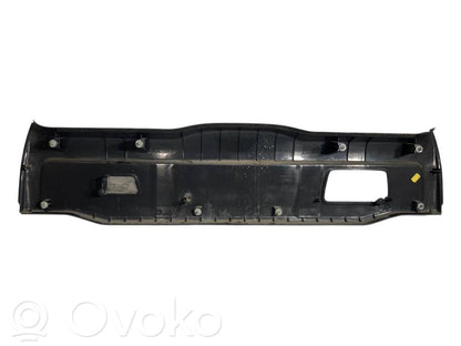 Galvenais apdares panelis