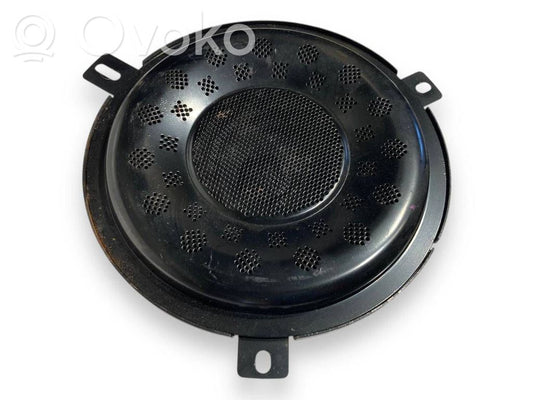 Skaļrunis (-i) pakaļējās durvīs