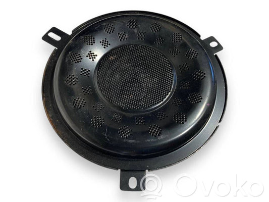 Skaļrunis (-i) pakaļējās durvīs