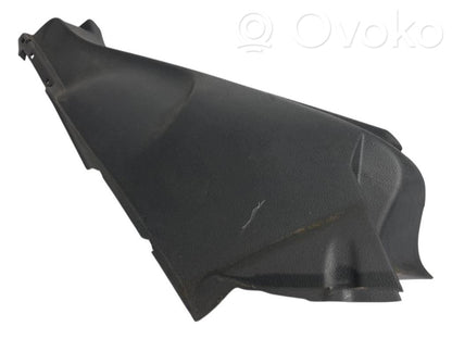 Sānu dekoratīvā apdare pie aizmugurējā sēdekļa (apakšdaļa)