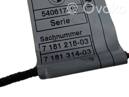 Priekšpusē durvju roktura vāciņš