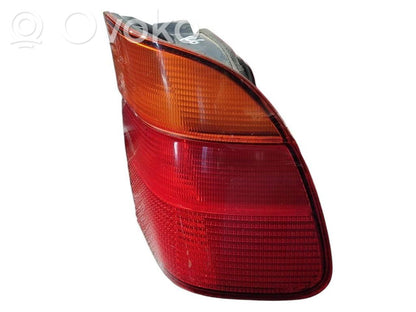 Задний фонарь в кузове