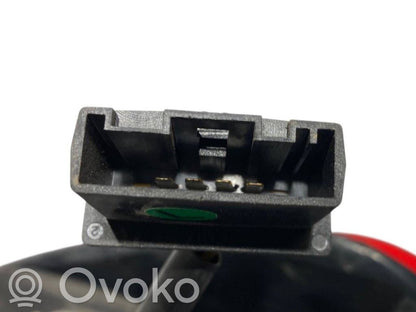 Aizmugurējais lukturis virsbūvē