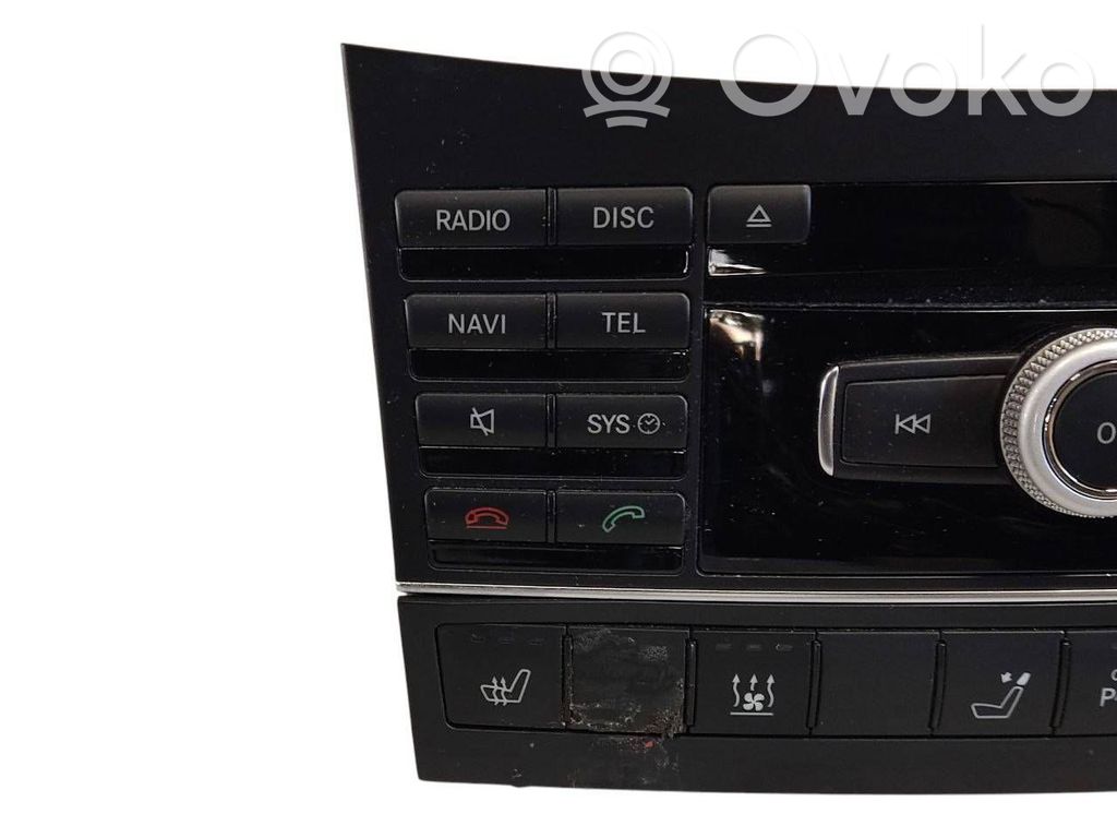 Radio / CD/DVD atskaņotājs / navigācija