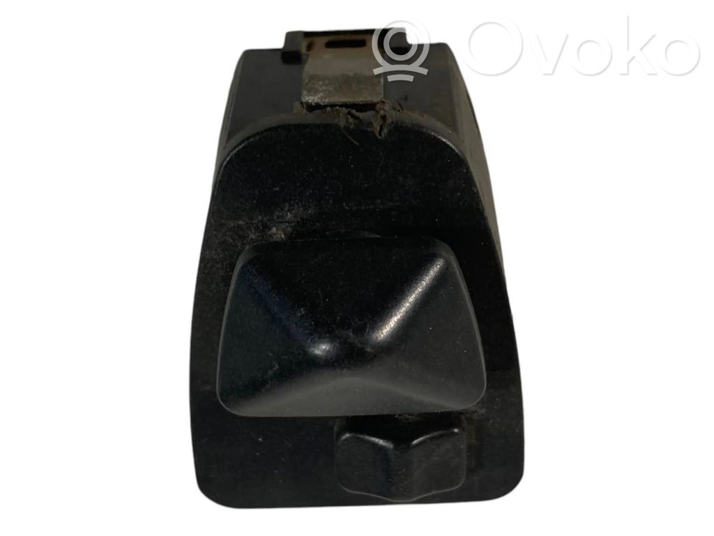 Sānu spoguļu slēdzis