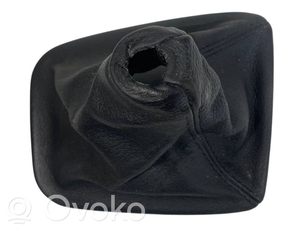 Декоративная отделка рычага переключения передач (кожа, наконечник)