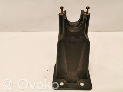 Priekšpusē bampera turētājs