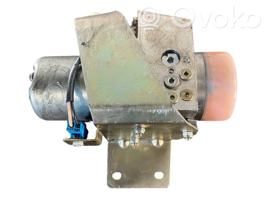 Bagāžnieka pārsega hidraulikas sūknis