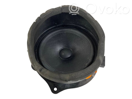 Динамик(и) в передней двери