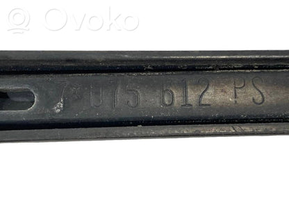 Windshield wiper arm