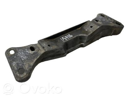 Transmission mounting bracket