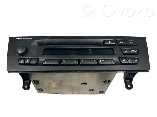 Radio / CD/DVD atskaņotājs / navigācija