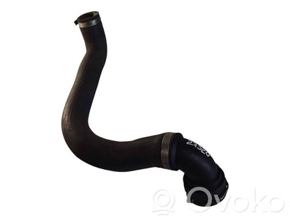 Caurulīte (-es) / šļūtene (-es)