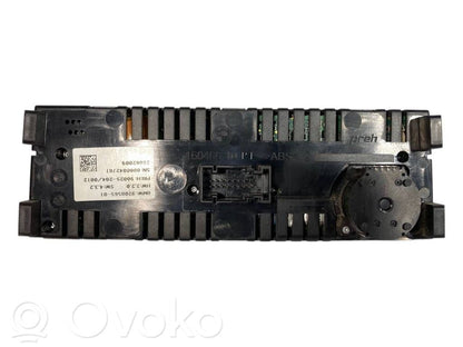 Gaisa kondicioniera / klimata kontroles / salona apsildes vadības bloks (salonā)