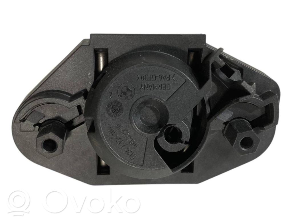 Замок задней крышки