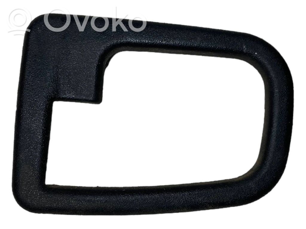 Priekšpusē durvju roktura vāciņš