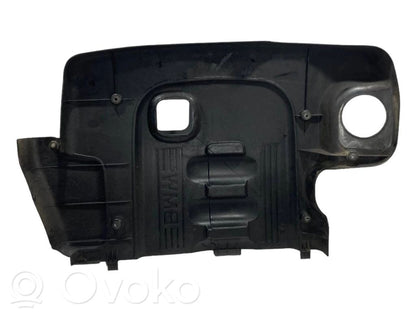 Dzinēja pārsegs (dekoratīva apdare)