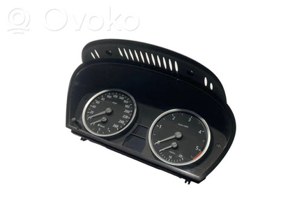 Speedometer (in the instrument panel)