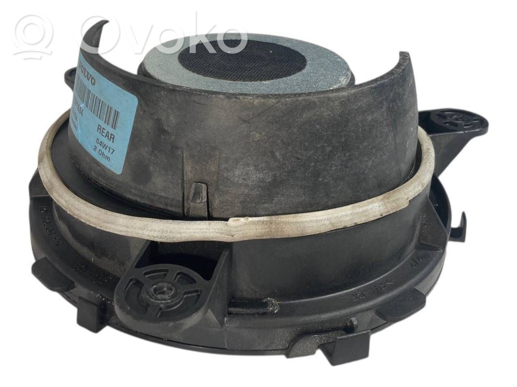 Skaļrunis (-i) pakaļējās durvīs