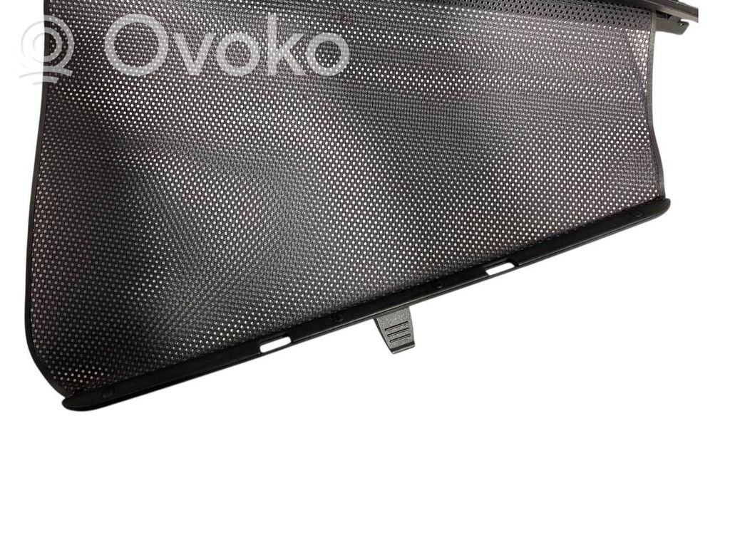 Apšuvums aizmugurējām durvīm