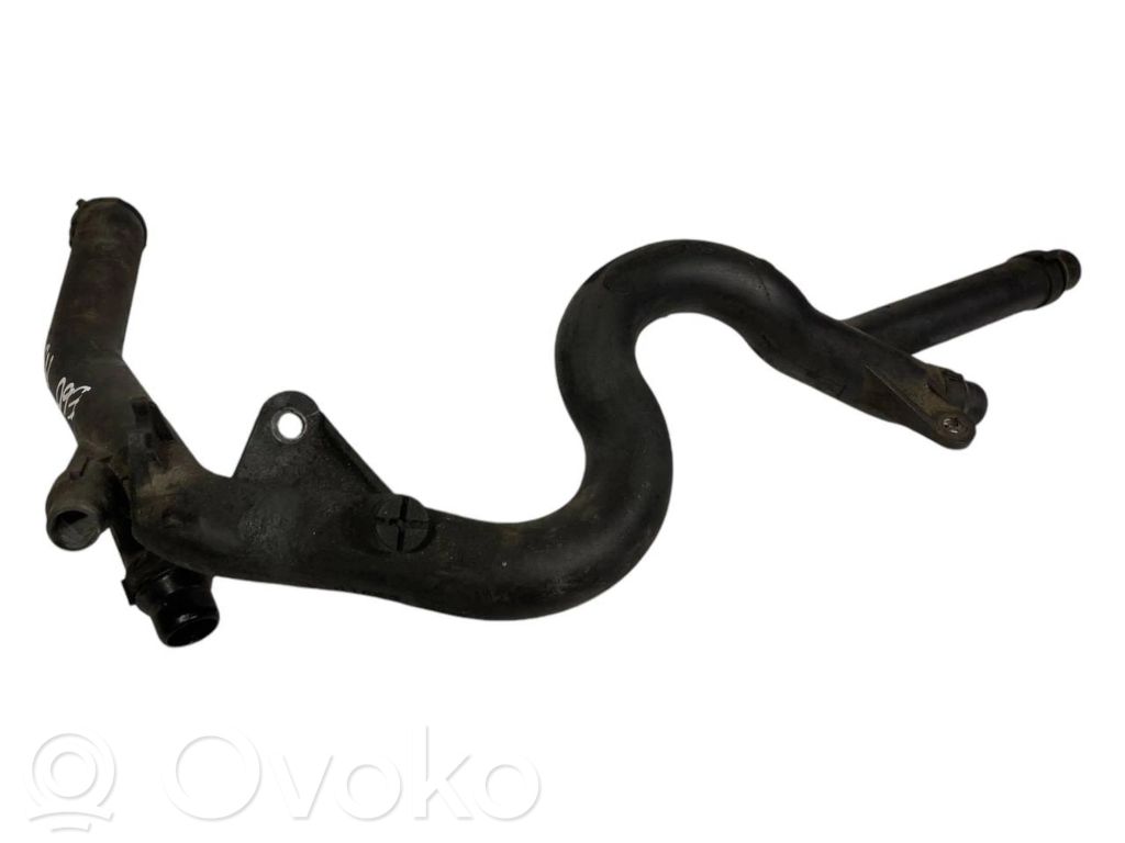 Caurulīte (-es) / šļūtene (-es)