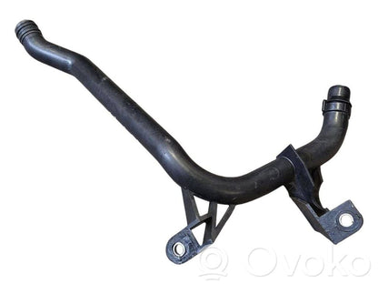 Caurulīte (-es) / šļūtene (-es)