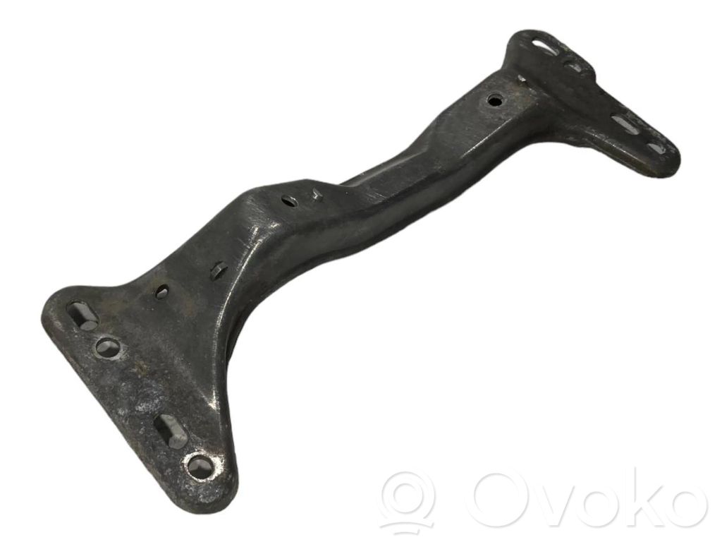 Кронштейн крепления трансмиссии