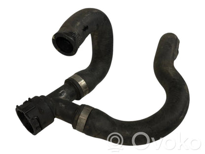 Caurulīte (-es) / šļūtene (-es)