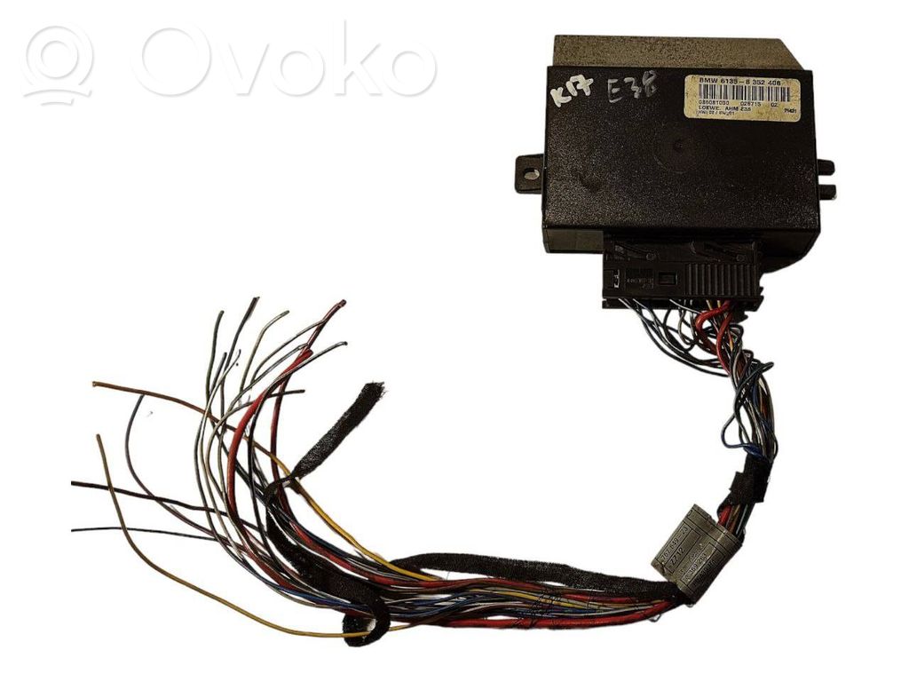 Piekabes āķa vadības bloks