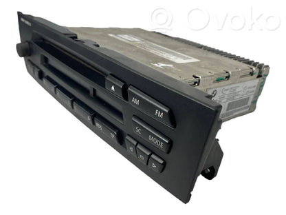 Radio / CD/DVD atskaņotājs / navigācija