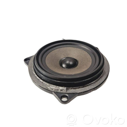Speaker(s) in the rear door