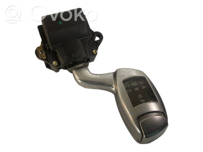 Ātrumu pārslēgšanas slēdzis / kloķis